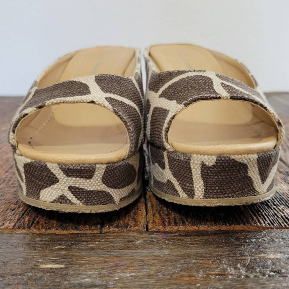 CL by Chinese Laundry 'Date Night' Giraffe Print Peep Toe Wedge - Picture 3 of 8